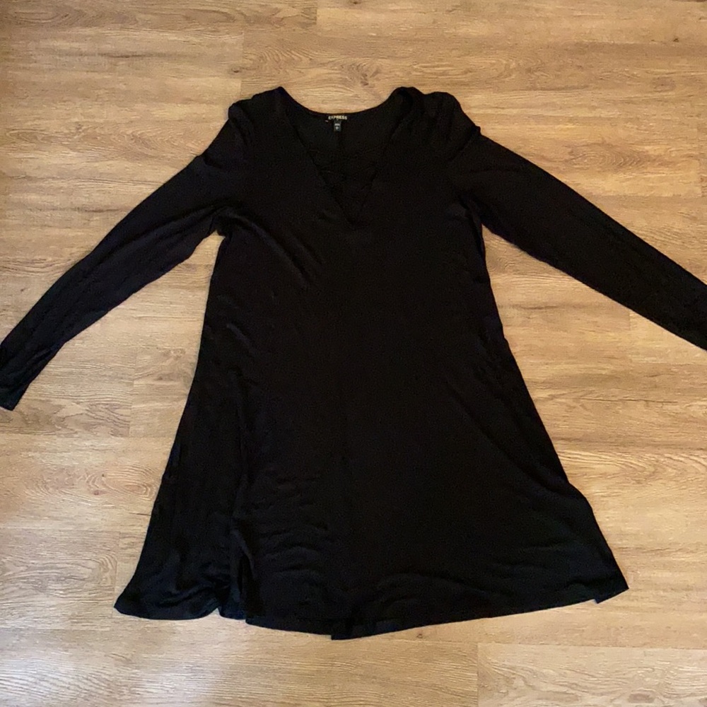 Express Criss Cross LBD🖤